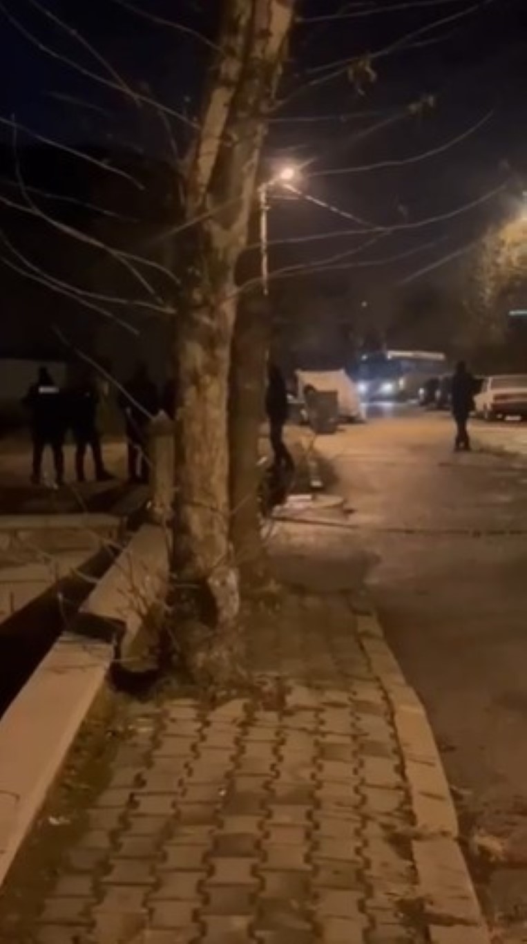 Isparta’da “Ne bakıyorsun?” tartışması bıçaklı kavgaya dönüştü: 1’i ağır 4 yaralı