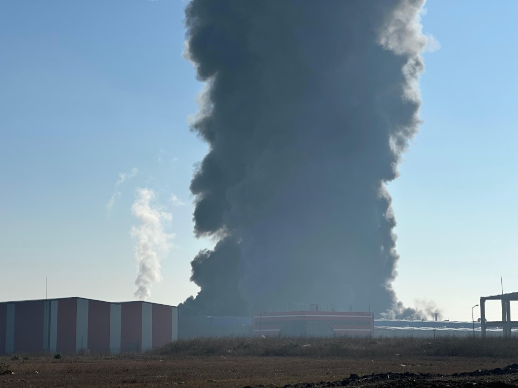 Kırklareli’nde oyuncak fabrikasındaki yangına müdahale sürüyor