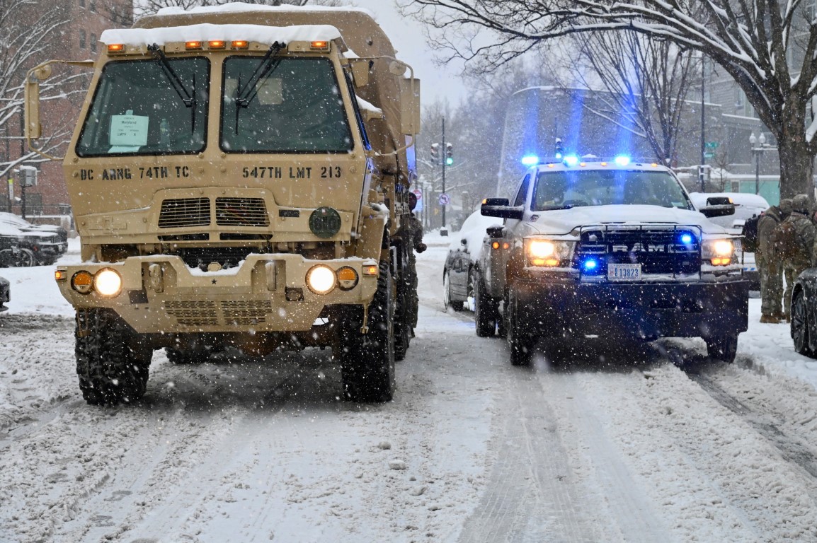 <p>Kentucky'den başkent Washington DC'ye kadar 50 milyondan fazla ABD'linin kar fırtınası uyarısı altında olduğu belirtildi.</p>