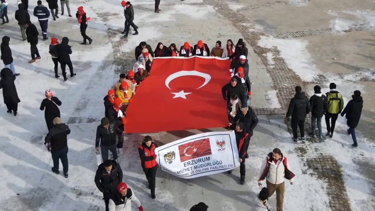 Polis bin 750 genci Sarıkamış Şehitlerine anma etkinliğine götürdü
