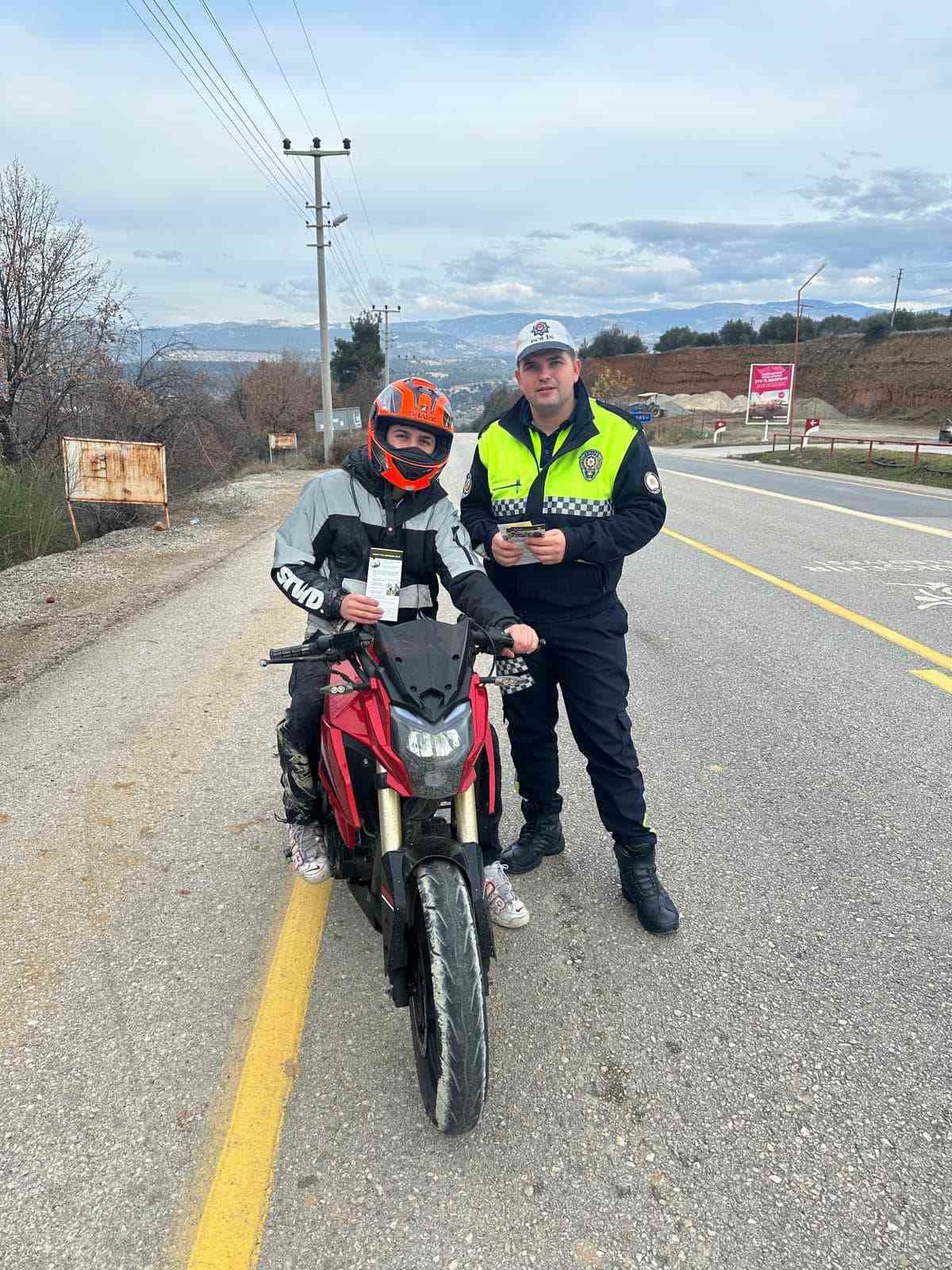 Karacasu emniyeti, sürücülere trafik güvenliği konusunda uyarılarda bulundu
