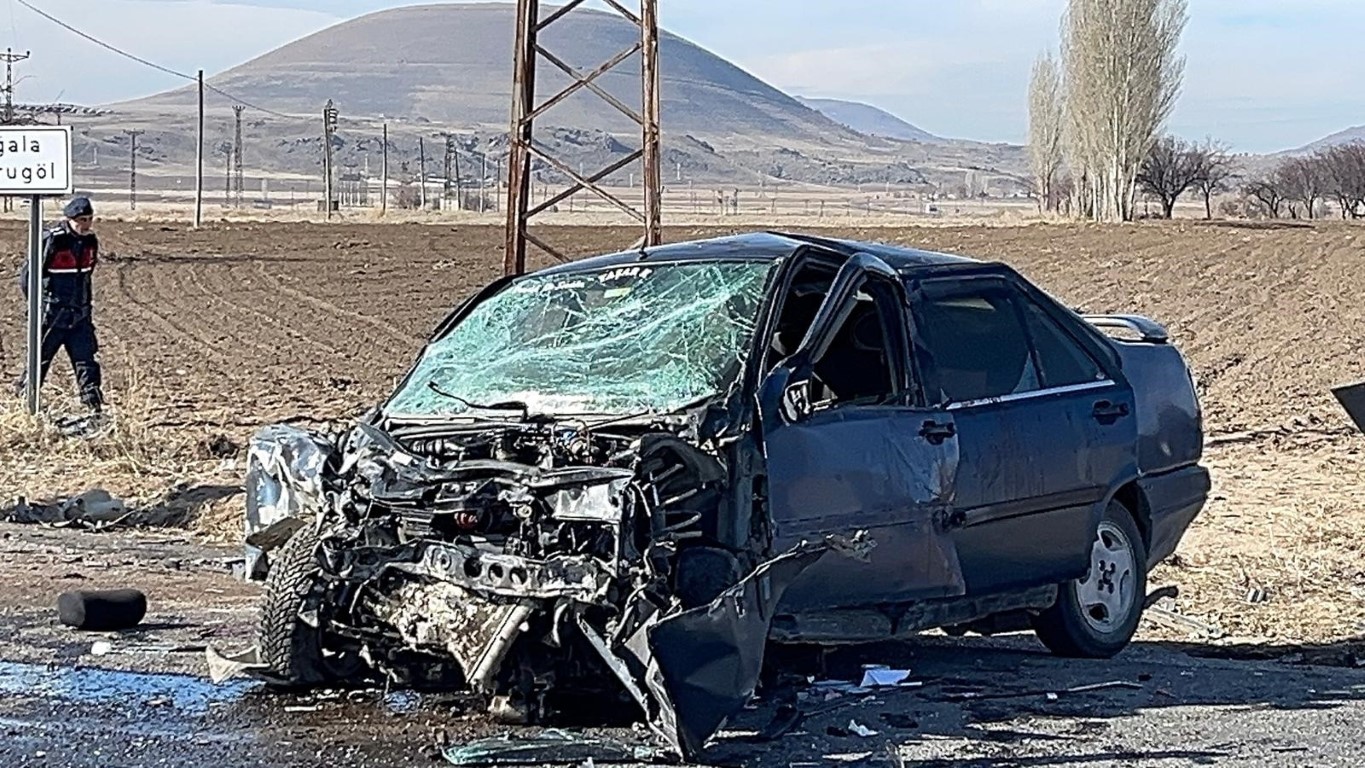 Fiat Tofaş otomobil baba ve oğluna mezar oldu