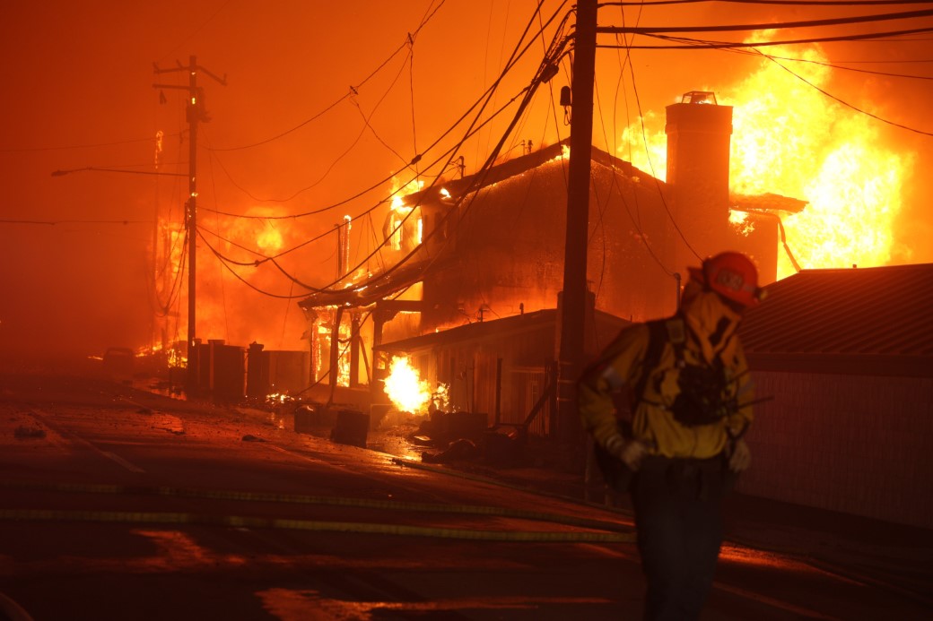 Los Angeles’ta sokağa çıkma yasağı