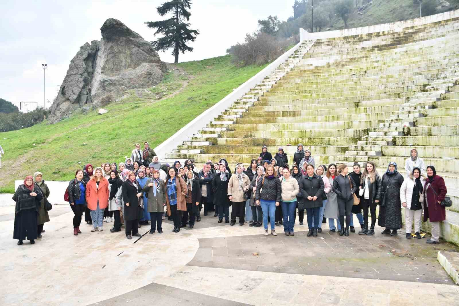 Demircili kadınlar Manisa’yı gezdi
