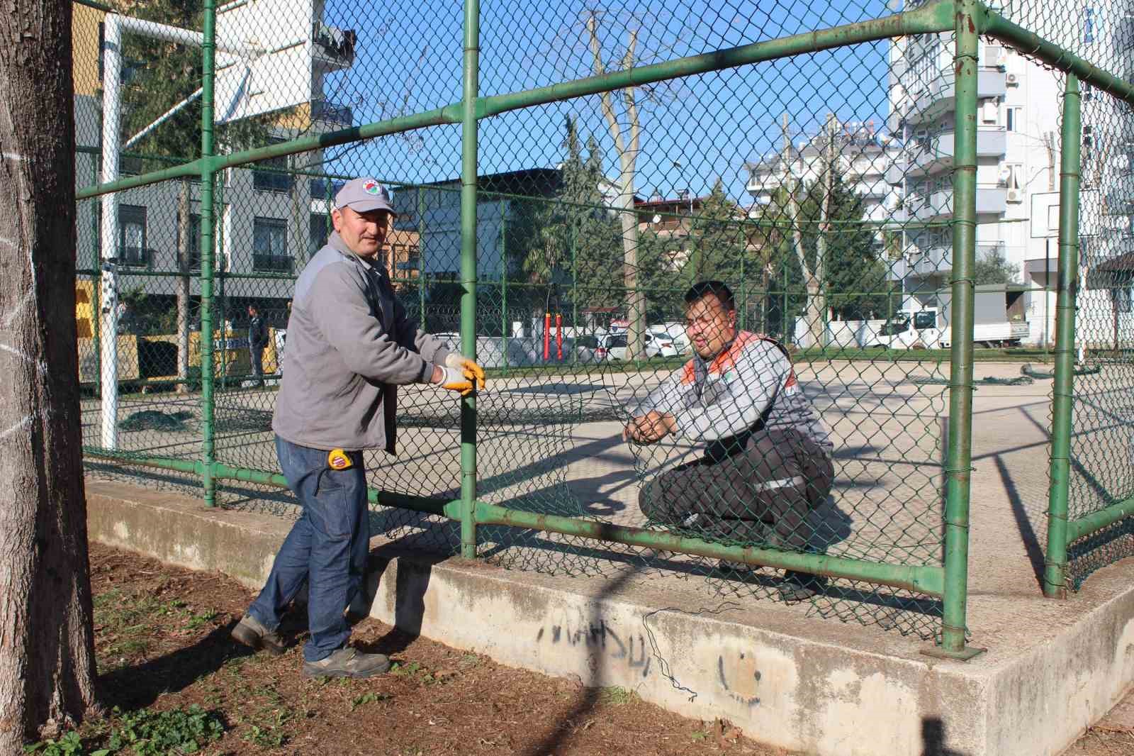 Kepez’de parklara rötuş: 64 park yenilendi
