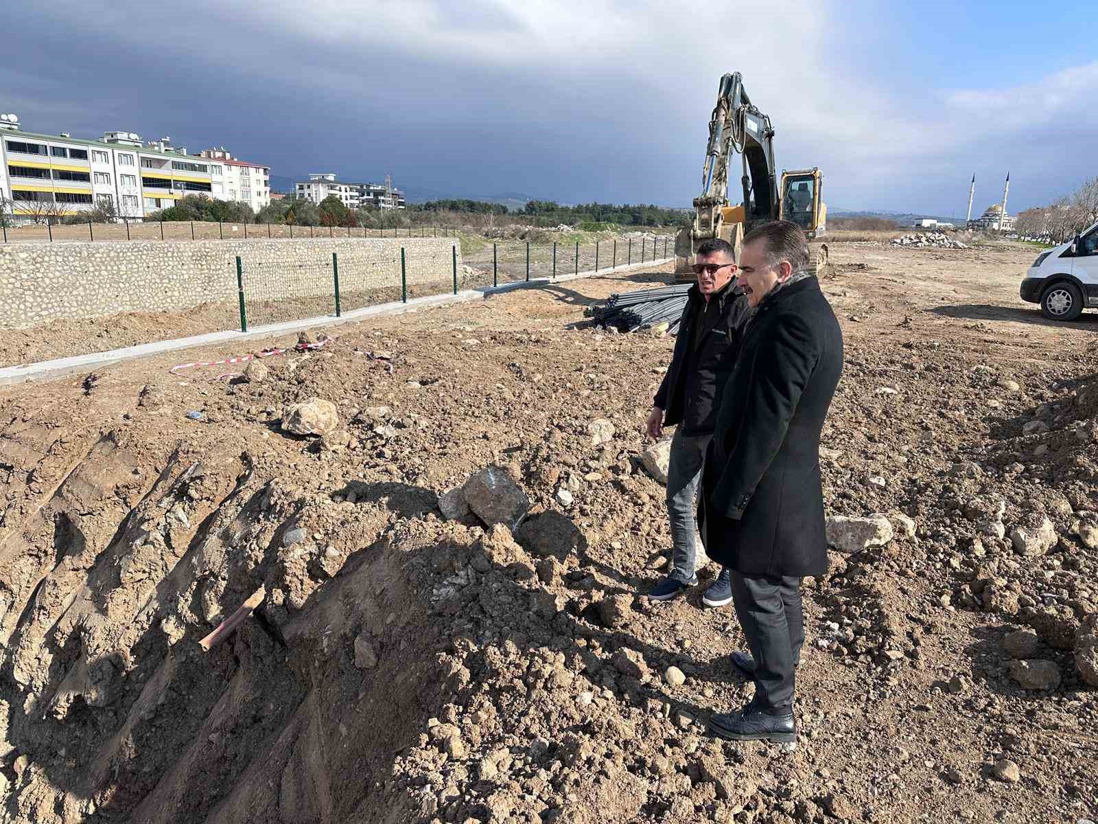 Edremit Çayı Köprüsü’nün inşaatına başlandı
