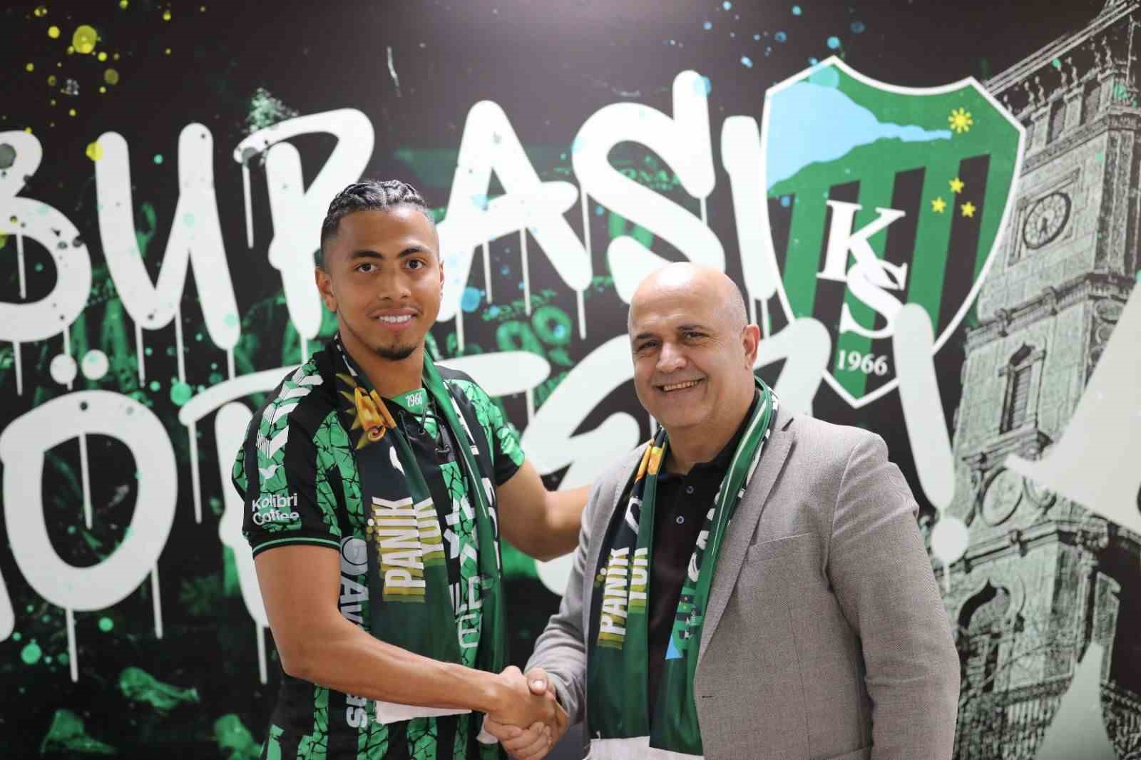 Kocaelispor, Rigoberto Rivas ile sözleşme imzaladı
